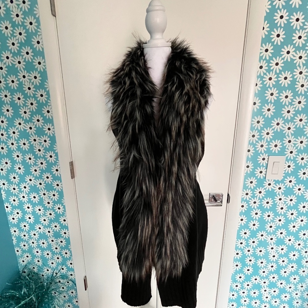 Black sleeveless catdigan